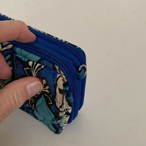 Vera Bradley Blue Bayou Blue White Floral Quilted Zip Around Wallet Crossbody - Picture 6 of 10